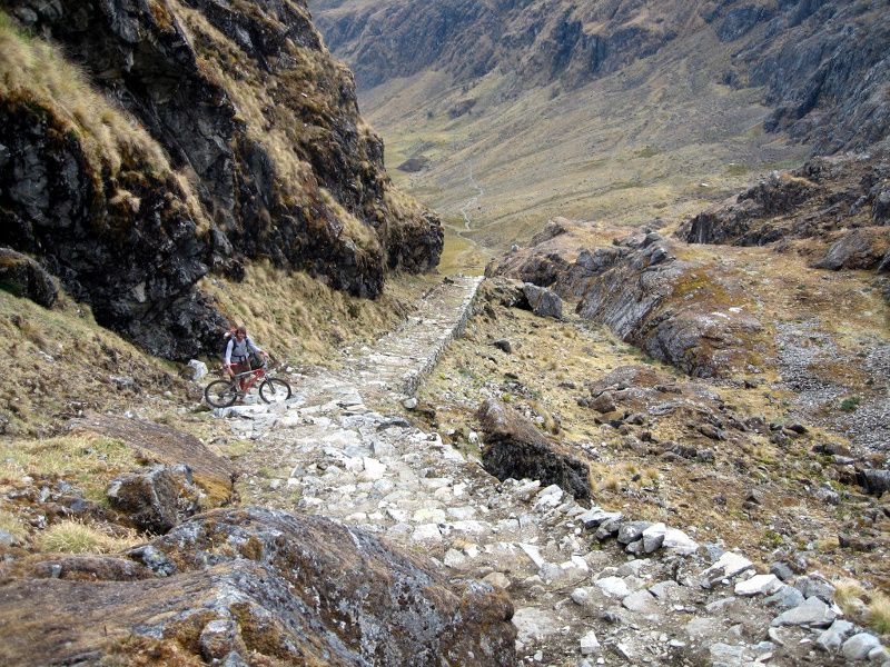 Bajada en el camino