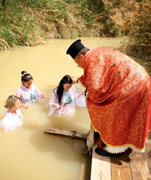 Bautizando en el río Jordán