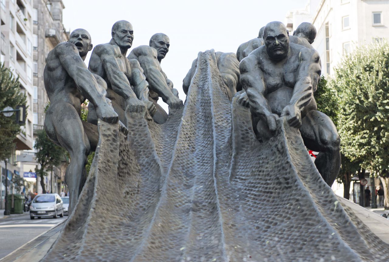 Monumento O Traballo en la Gran Vía