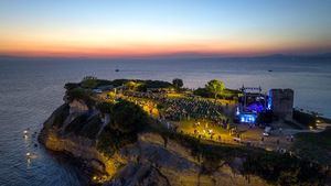 El Sani Festival regresa a Sani Resort en la icónica colina de Sani con vistas al mar Egeo
