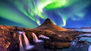 Vuela con PLAY para ver las mejores auroras boreales