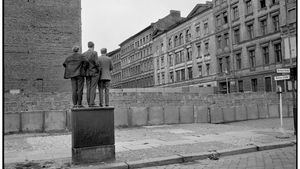 La trayectoria del fotógrafo Henri Cartier-Bresson en el centro KBr Fundación MAPFRE