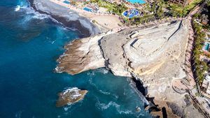 El mirador de La Paloma en La Caleta, se convierte en una ventana al Atlántico