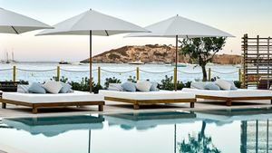 Nobu Hotel Ibiza Bay premio Cuatro estrellas en la Forbes Travel Guide 2025