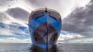 Alma Cruceros zarpa en su viaje inaugural de Canarias a Málaga